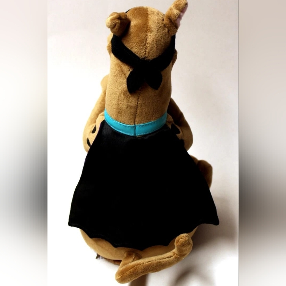 Hallmark Trick Or Treatin' Sooby-Doo Plush Animated Collectable Released in 2008 - Picture 5 of 12